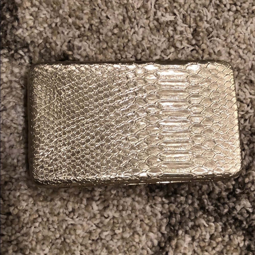 Gold clutch